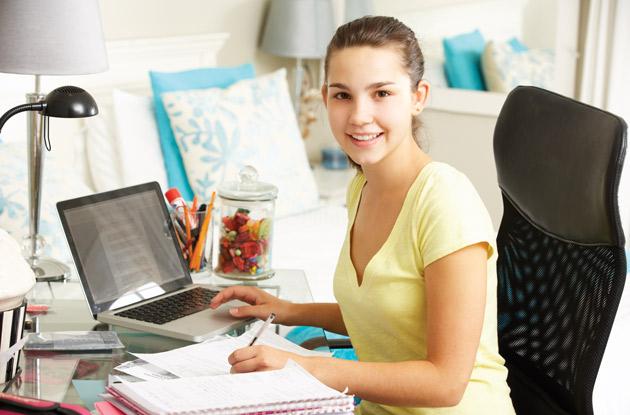 11 Places to Find and Research College Scholarships Online